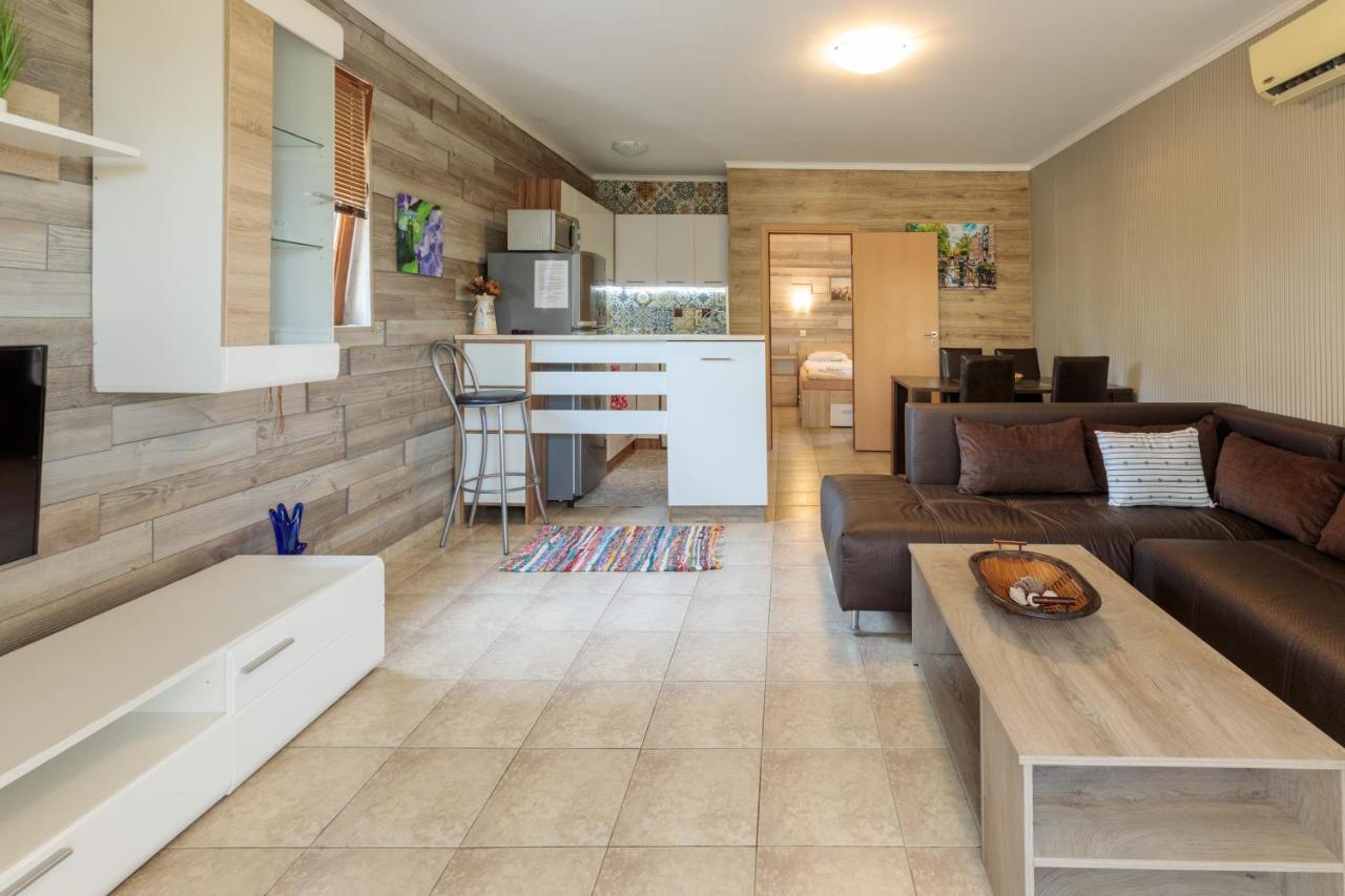 סוזופול Aparthouse Paradise Bay מראה חיצוני תמונה